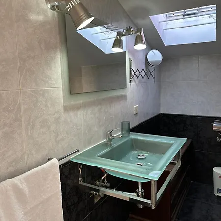 Coqueto Y Luminoso Atico En Amara Cerca Del Paseo Del Urumea Y Del Estadio De Anoeta * San Sebastián